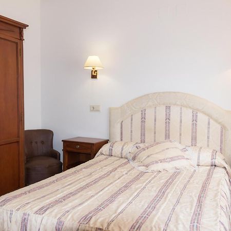Hotel Avenida III Villadangos del Páramo Oda fotoğraf