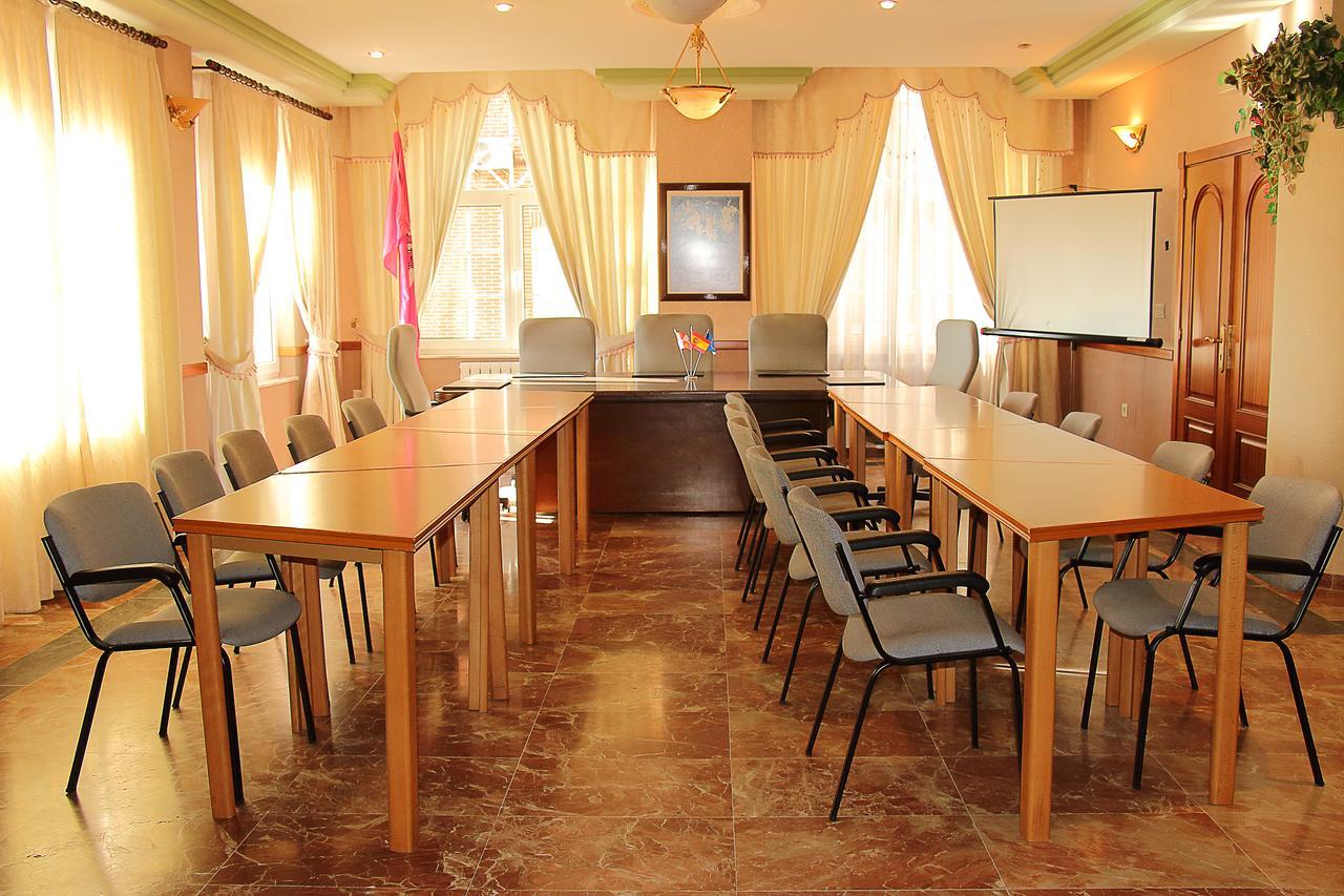 Hotel Avenida III Villadangos del Páramo Dış mekan fotoğraf