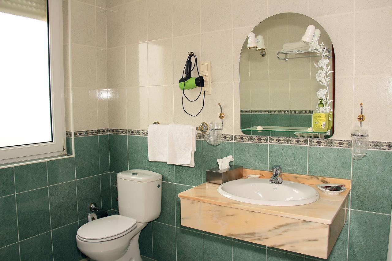 Hotel Avenida III Villadangos del Páramo Dış mekan fotoğraf